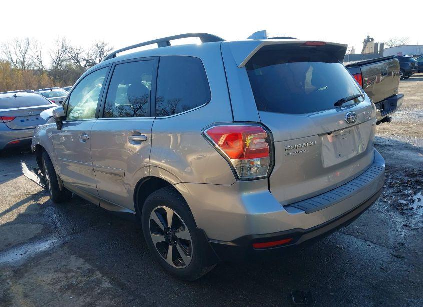 Photo 3 of 2018 Subaru Forester 2.5I LIMITED (VIN JF2SJAJC0JH406420)