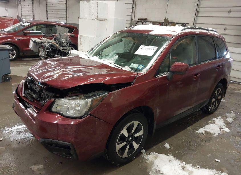 Photo 2 of 2018 Subaru Forester 2.5I LIMITED (VIN JF2SJAJC1JH483135)