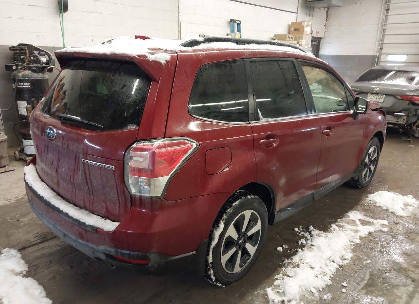 Photo 4 of 2018 Subaru Forester 2.5I LIMITED (VIN JF2SJAJC1JH483135)