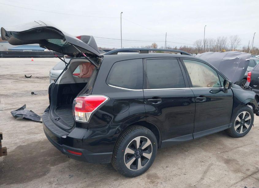 Photo 4 of 2018 Subaru Forester 2.5I LIMITED (VIN JF2SJAJC8JH447944)