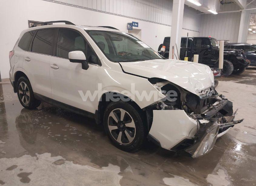 2018 Subaru Forester 2.5I LIMITED (VIN JF2SJAJCXJH402973) main photo