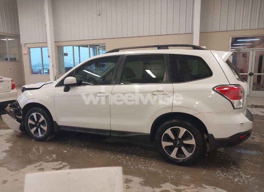 Photo 14 of 2018 Subaru Forester 2.5I LIMITED (VIN JF2SJAJCXJH402973)