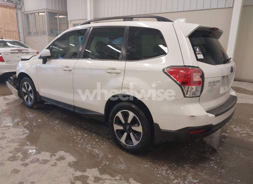 Photo 3 of 2018 Subaru Forester 2.5I LIMITED (VIN JF2SJAJCXJH402973)