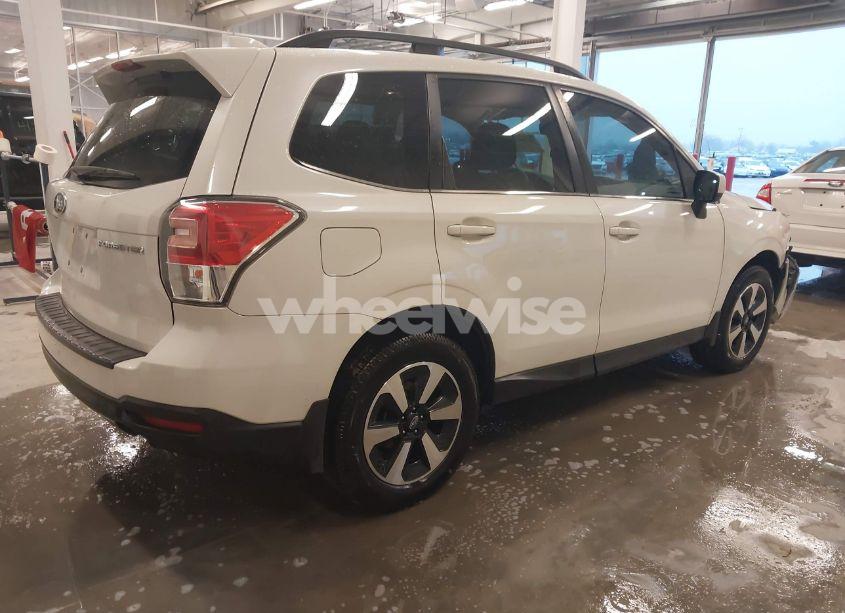 Photo 4 of 2018 Subaru Forester 2.5I LIMITED (VIN JF2SJAJCXJH402973)