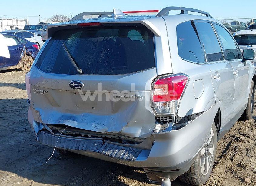 Photo 6 of 2018 Subaru Forester 2.5I LIMITED (VIN JF2SJAJCXJH496174)