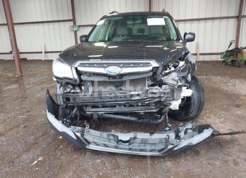 Photo 6 of 2018 Subaru Forester 2.5I LIMITED (VIN JF2SJAJCXJH499902)