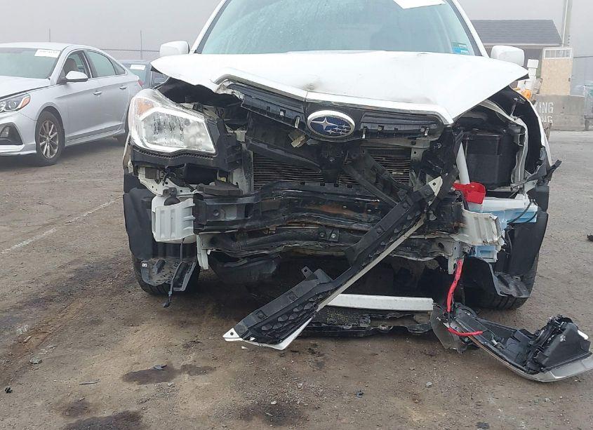 Photo 6 of 2015 Subaru Forester 2.5I LIMITED (VIN JF2SJAKC0FH480913)