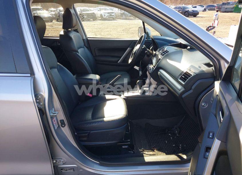 Photo 5 of 2016 Subaru Forester 2.5I LIMITED (VIN JF2SJAKC6GH542297)