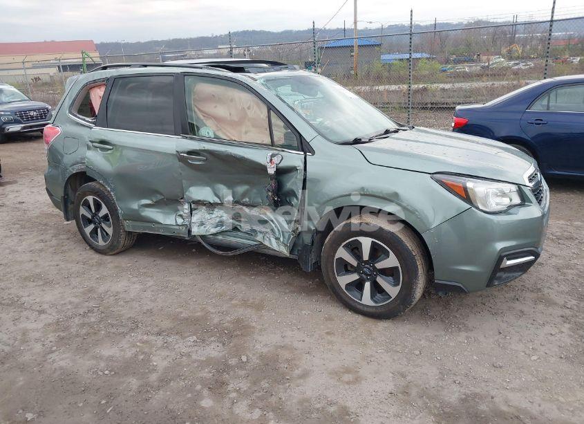 2017 Subaru Forester 2.5I LIMITED (VIN JF2SJALC3HH417998) main photo