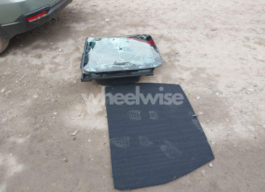 Photo 12 of 2017 Subaru Forester 2.5I LIMITED (VIN JF2SJALC3HH417998)