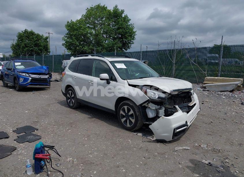 2017 Subaru Forester 2.5I LIMITED (VIN JF2SJARC3HH523276) main photo