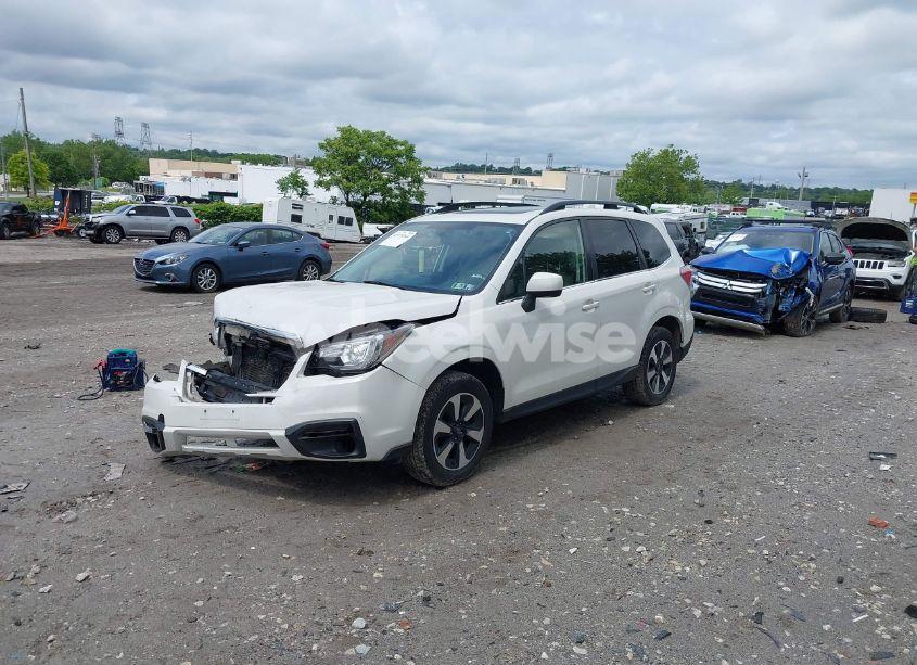 Photo 2 of 2017 Subaru Forester 2.5I LIMITED (VIN JF2SJARC3HH523276)