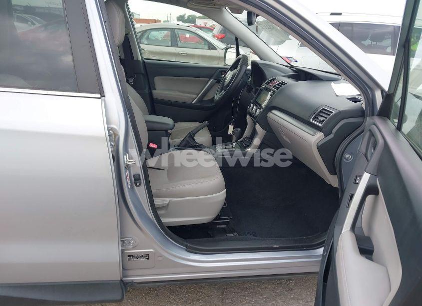 Photo 5 of 2016 Subaru Forester 2.5I LIMITED (VIN JF2SJARC4GH506131)