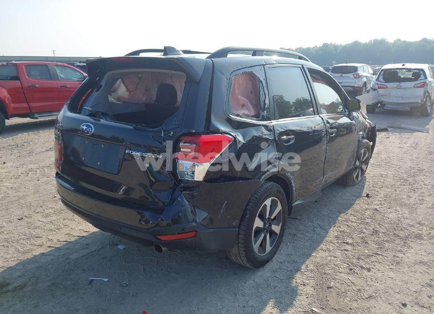 Photo 4 of 2018 Subaru Forester 2.5I LIMITED (VIN JF2SJARC4JH591138)