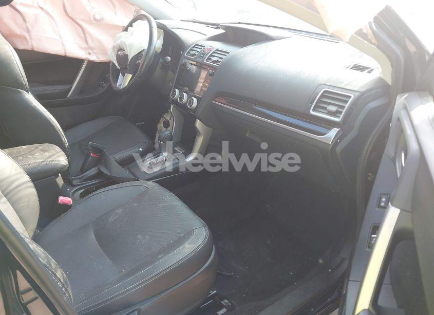 Photo 5 of 2018 Subaru Forester 2.5I LIMITED (VIN JF2SJARC4JH591138)