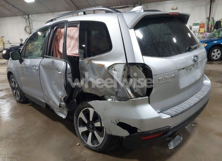 Photo 3 of 2018 Subaru Forester 2.5I LIMITED (VIN JF2SJARC5JH426425)