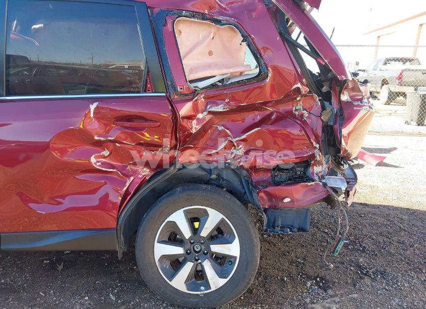 Photo 6 of 2017 Subaru Forester LIMITED (VIN JF2SJARC7HH539772)