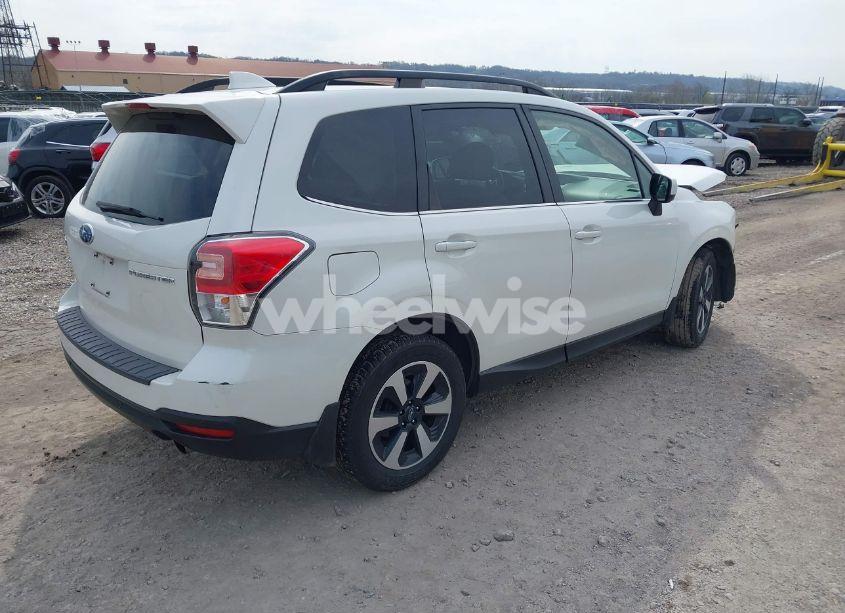 Photo 4 of 2018 Subaru Forester 2.5I LIMITED (VIN JF2SJARC7JH446725)
