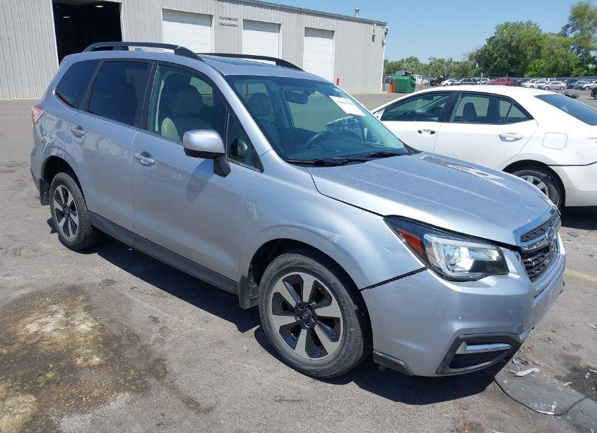 2017 Subaru Forester 2.5I LIMITED (VIN JF2SJARC8HH530305) main photo