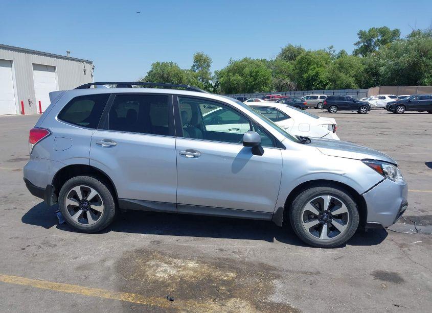 Photo 13 of 2017 Subaru Forester 2.5I LIMITED (VIN JF2SJARC8HH530305)