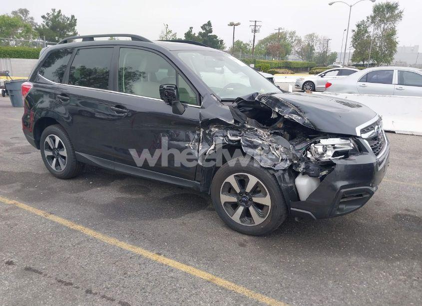 2018 Subaru Forester 2.5I LIMITED (VIN JF2SJARC9JH492489) main photo