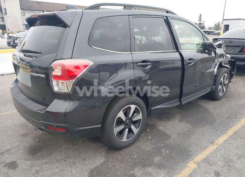 Photo 4 of 2018 Subaru Forester 2.5I LIMITED (VIN JF2SJARC9JH492489)