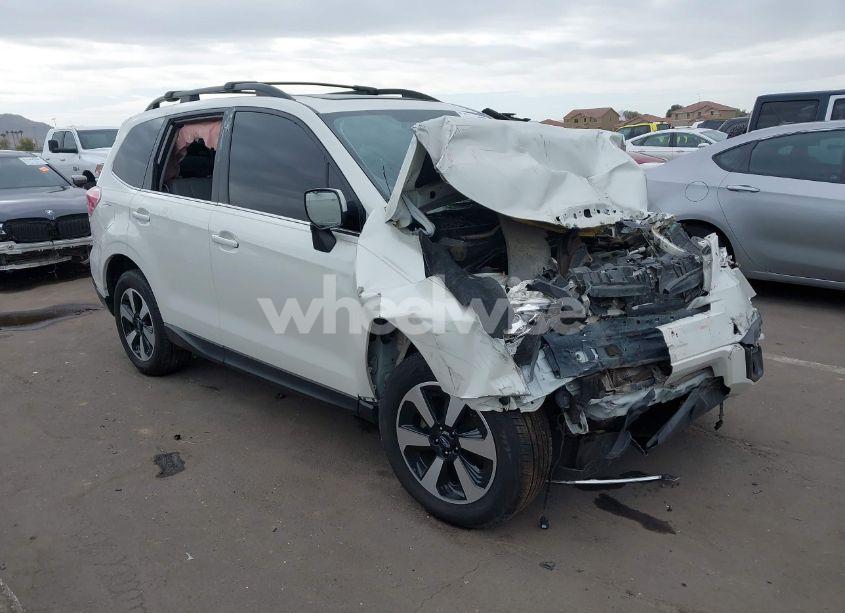 2018 Subaru Forester 2.5I LIMITED (VIN JF2SJARCXJH421348) main photo
