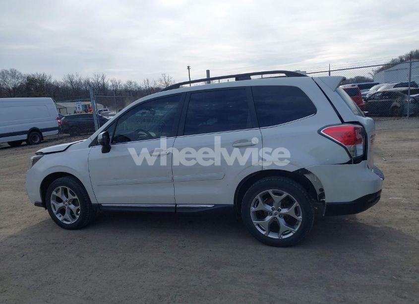 Photo 14 of 2018 Subaru Forester 2.5I TOURING (VIN JF2SJAWC0JH435392)