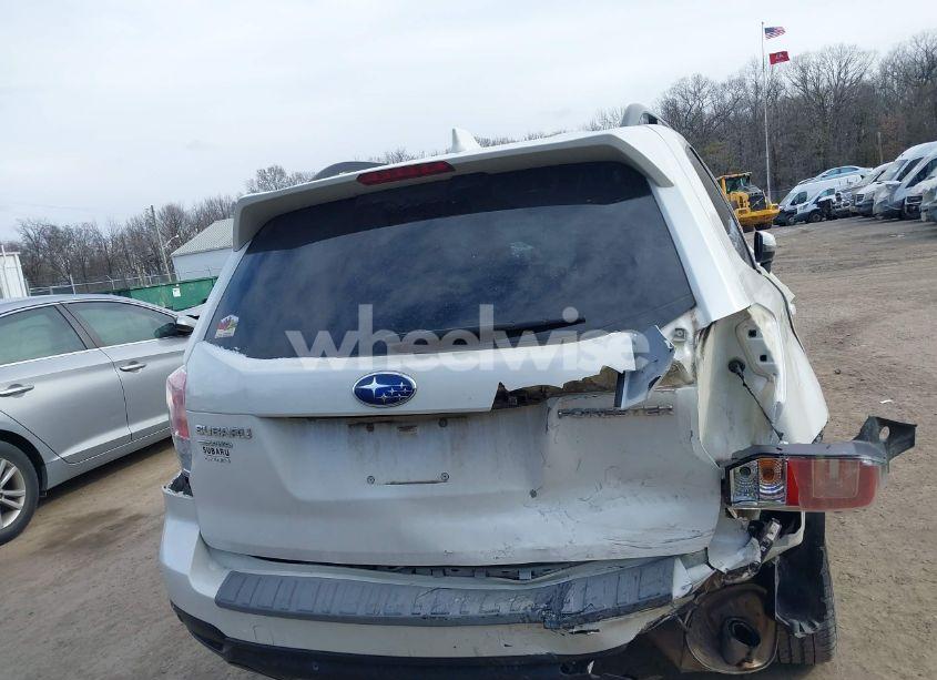 Photo 16 of 2018 Subaru Forester 2.5I TOURING (VIN JF2SJAWC0JH435392)