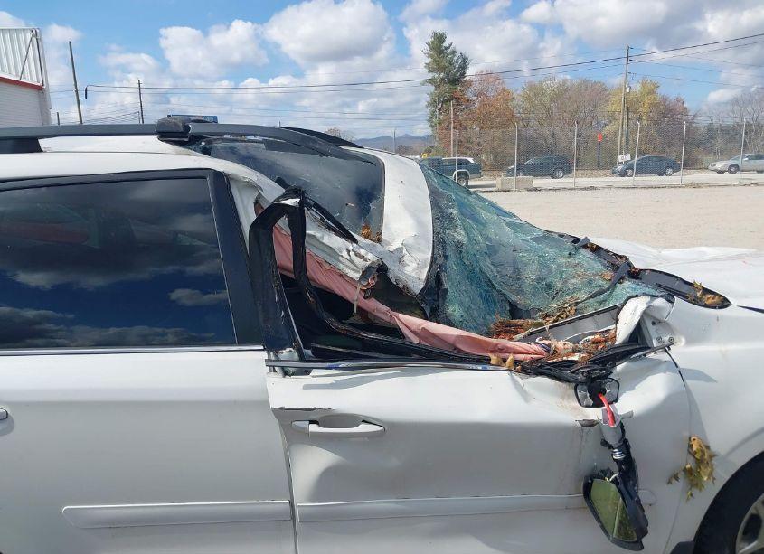 Photo 17 of 2018 Subaru Forester 2.5I TOURING (VIN JF2SJAWC5JH492980)