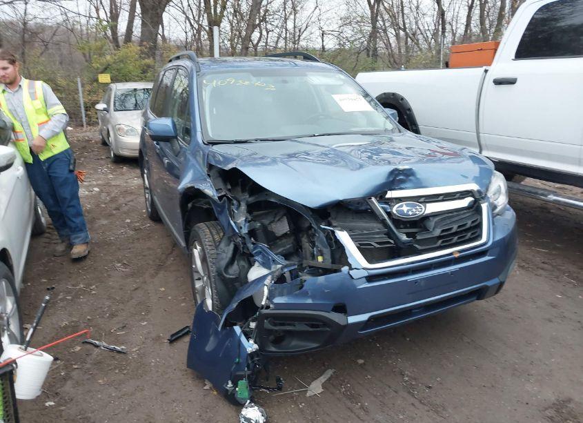 2018 Subaru Forester 2.5I TOURING (VIN JF2SJAWC6JH581389) main photo