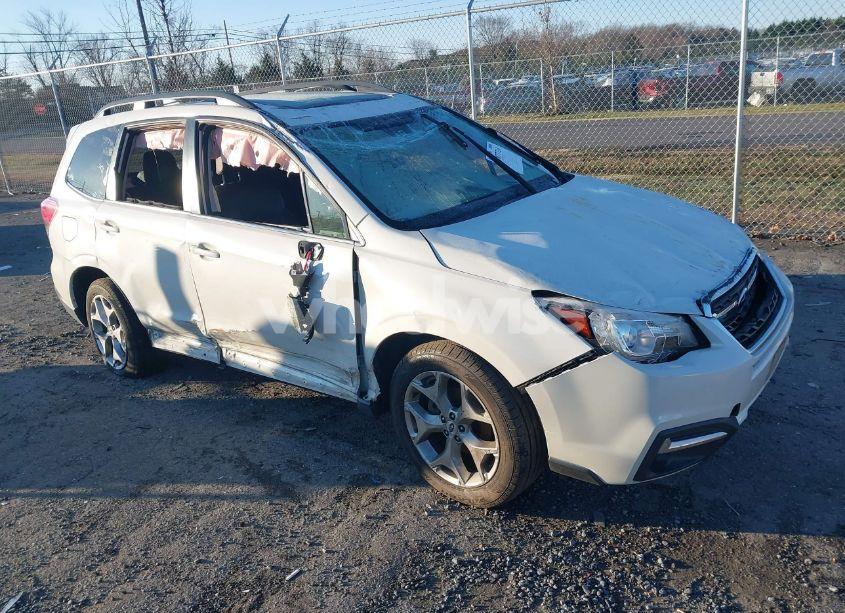 2018 Subaru Forester 2.5I TOURING (VIN JF2SJAWC7JH511903) main photo
