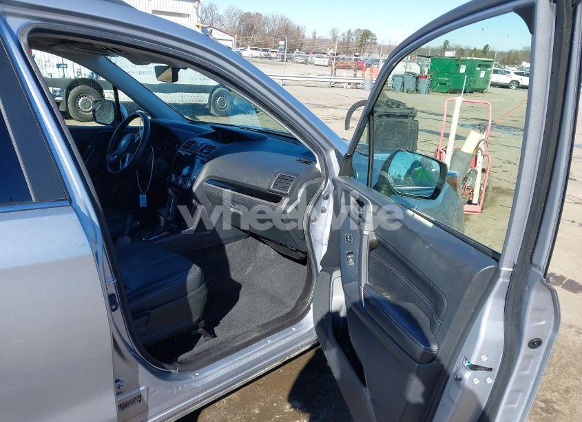 Photo 5 of 2017 Subaru Forester N/A (VIN JF2SJAWC8HH532348)