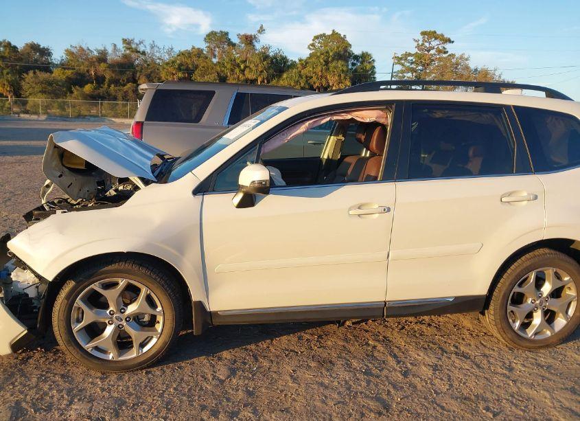 Photo 14 of 2018 Subaru Forester (VIN JF2SJAWC9JH607497)
