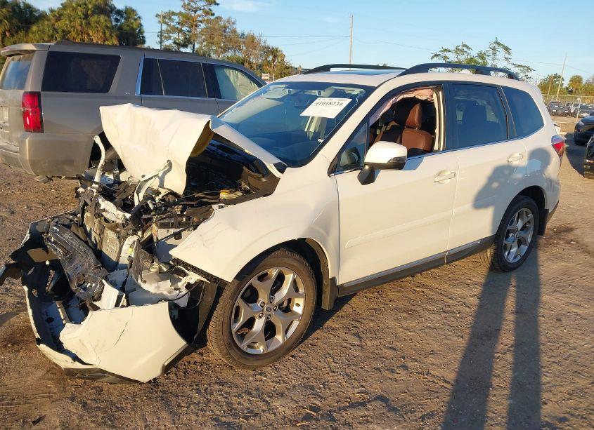 Photo 2 of 2018 Subaru Forester (VIN JF2SJAWC9JH607497)