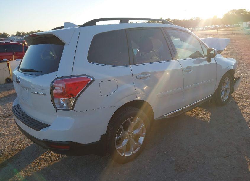 Photo 4 of 2018 Subaru Forester (VIN JF2SJAWC9JH607497)