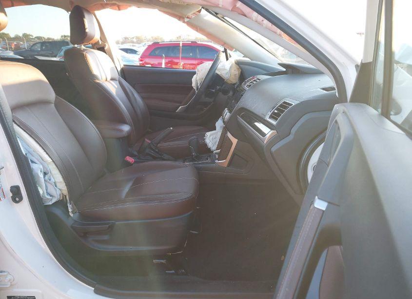 Photo 5 of 2018 Subaru Forester (VIN JF2SJAWC9JH607497)