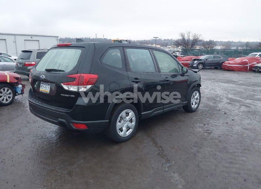 Photo 4 of 2021 Subaru Forester (VIN JF2SKAAC0MH449396)