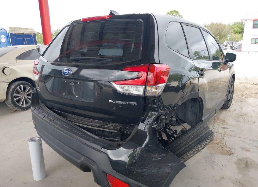 Photo 4 of 2019 Subaru Forester (VIN JF2SKAAC2KH430202)