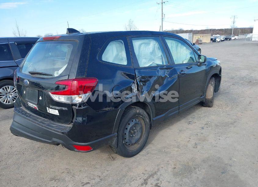 Photo 4 of 2020 Subaru Forester (VIN JF2SKAAC2LH528499)