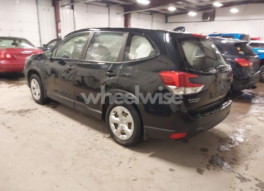 Photo 3 of 2019 Subaru Forester (VIN JF2SKAAC3KH446473)