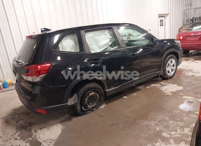 Photo 4 of 2019 Subaru Forester (VIN JF2SKAAC3KH446473)