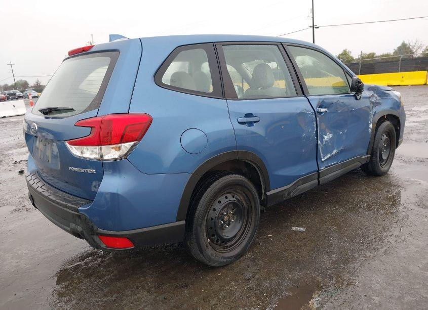 Photo 4 of 2019 Subaru Forester (VIN JF2SKAAC4KH412011)