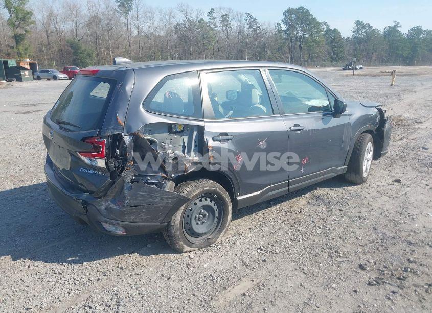 Photo 4 of 2022 Subaru Forester (VIN JF2SKAAC5NH487417)