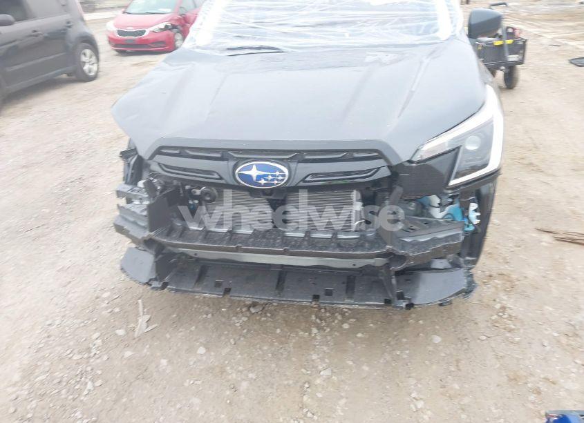 Photo 6 of 2024 Subaru Forester (VIN JF2SKAACXRH496135)