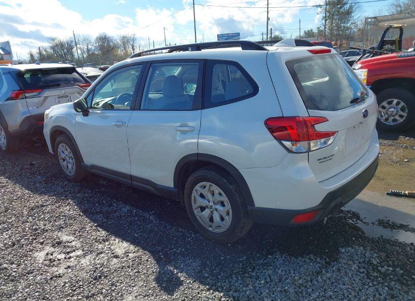 Photo 3 of 2019 Subaru Forester (VIN JF2SKACC0KH449943)