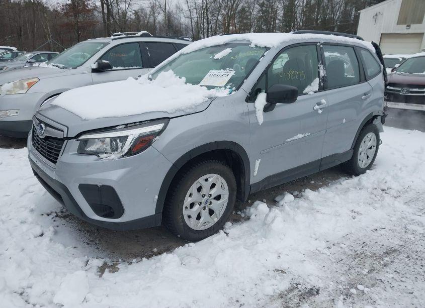 Photo 2 of 2019 Subaru Forester (VIN JF2SKACC1KH462345)