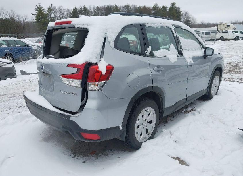 Photo 4 of 2019 Subaru Forester (VIN JF2SKACC1KH462345)