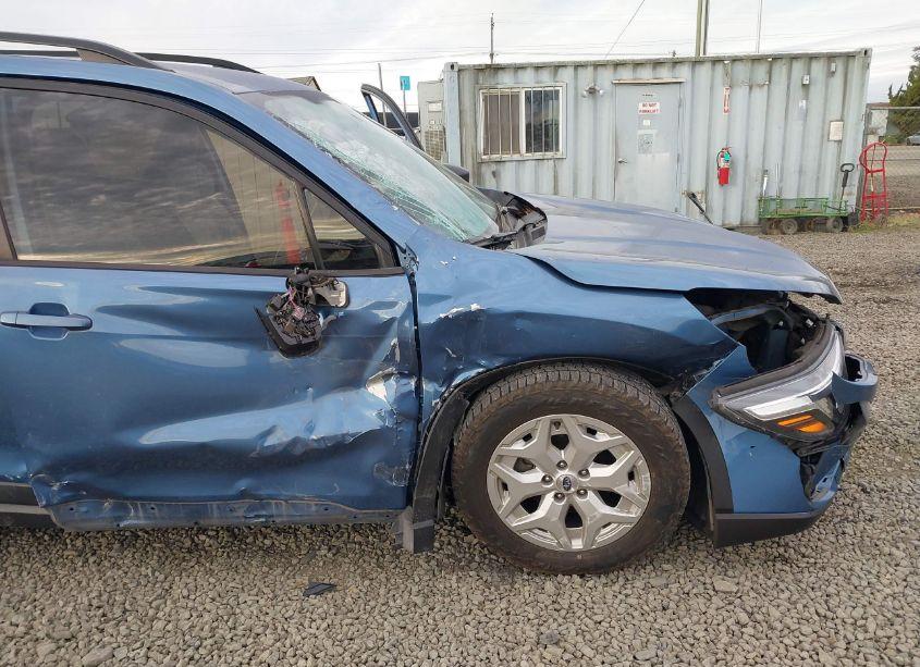 Photo 6 of 2019 Subaru Forester (VIN JF2SKACC2KH575673)