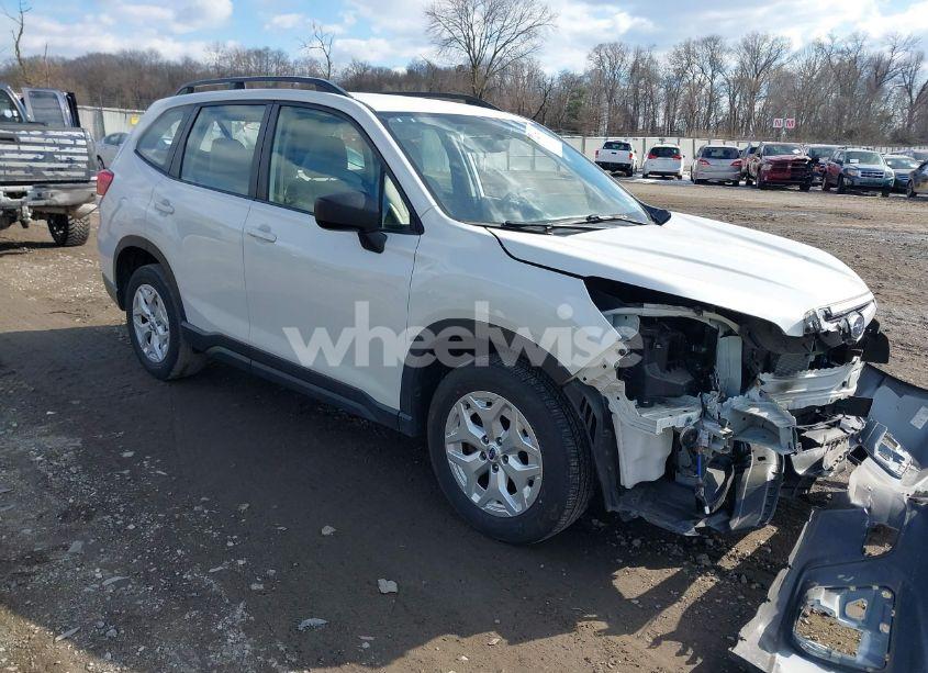 2019 Subaru Forester (VIN JF2SKACC3KH458202) main photo